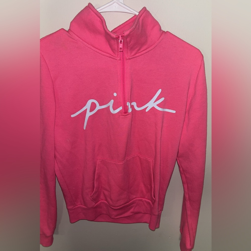 Women’s love pink sweater size XS